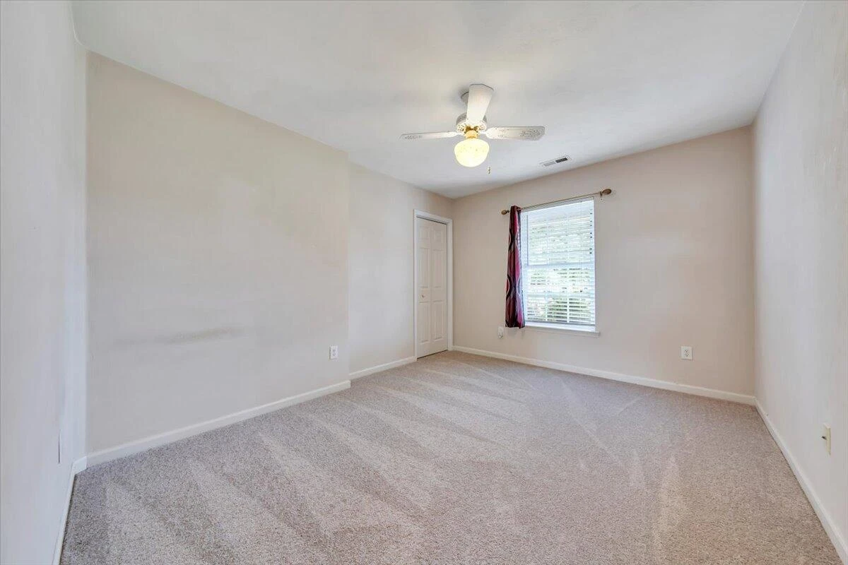 2420 Carlsbad CIR - Photo 27