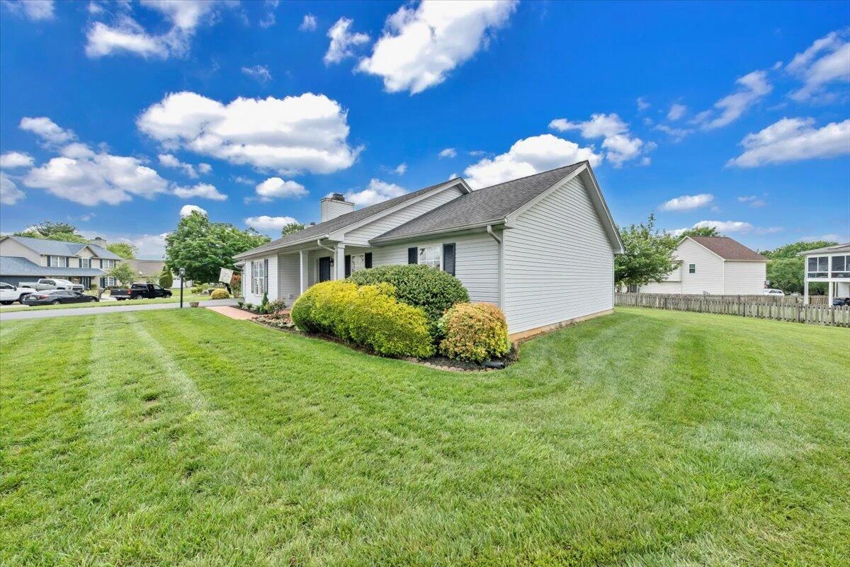 2420 Carlsbad CIR - Photo 39