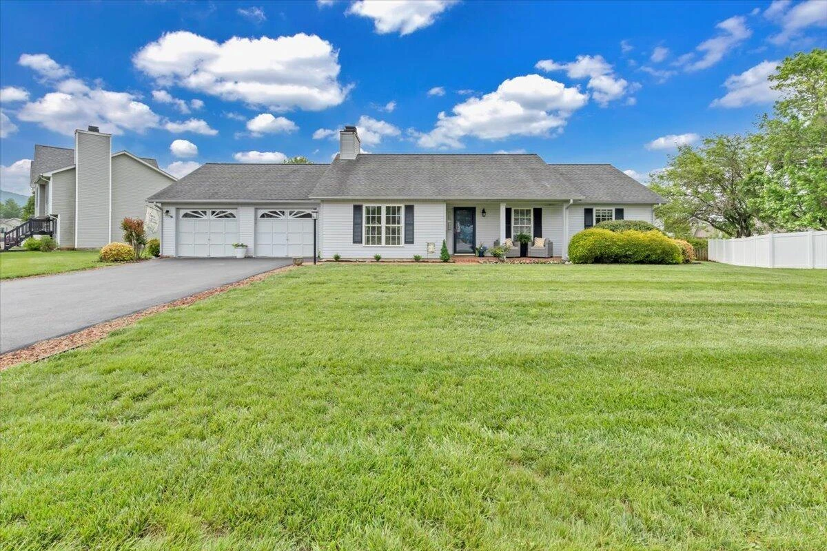 2420 Carlsbad CIR - Photo 40