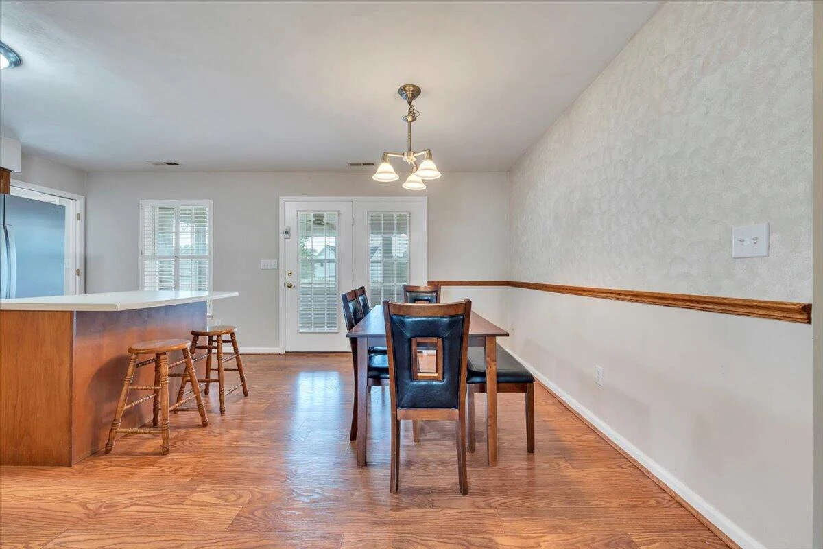 2420 Carlsbad CIR - Photo 9