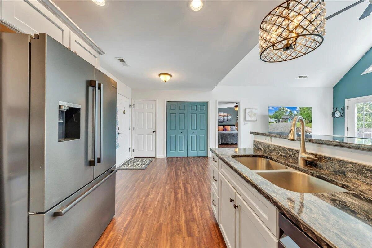244 Cove RD - Photo 18