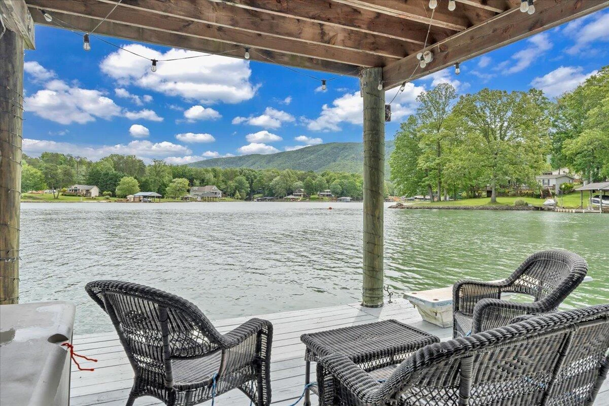 244 Cove RD - Photo 4