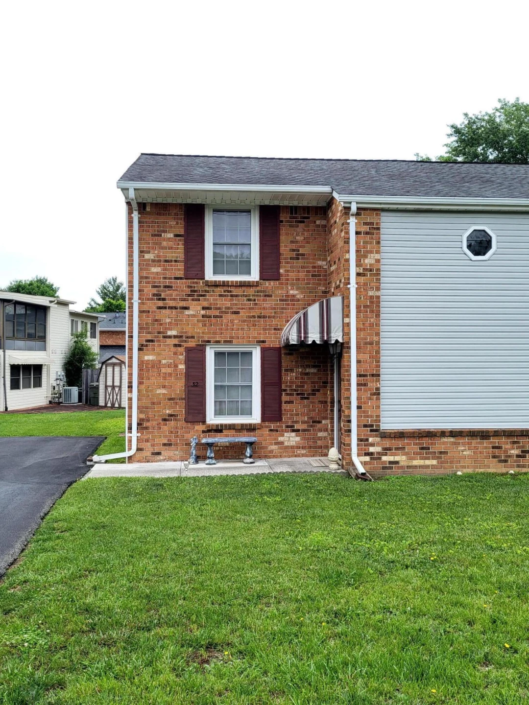 32 Parkdale DR