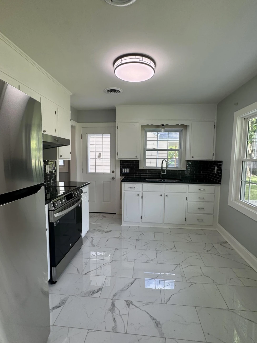 3250 Ellsworth ST - Photo 16