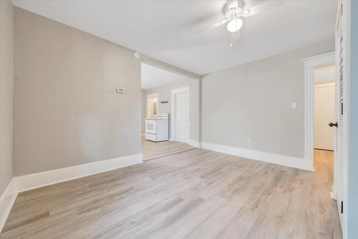 1120 6th ST - Photo 12