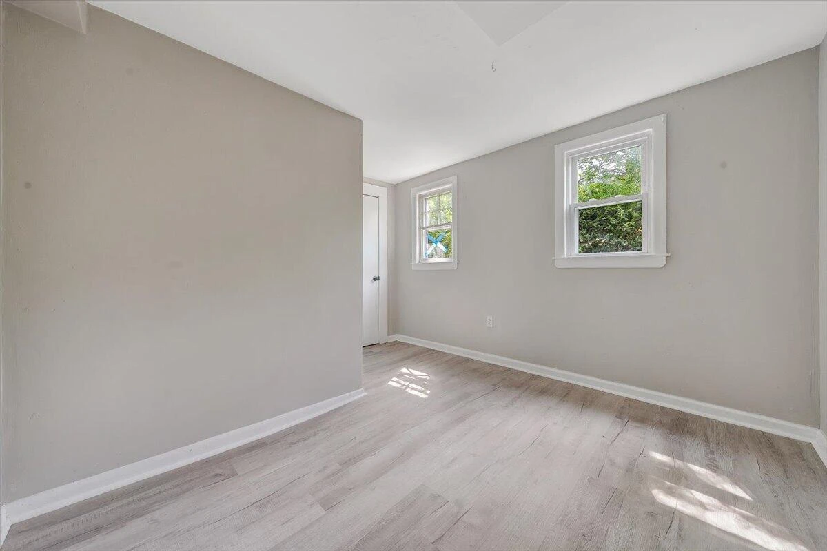 1120 6th ST - Photo 21