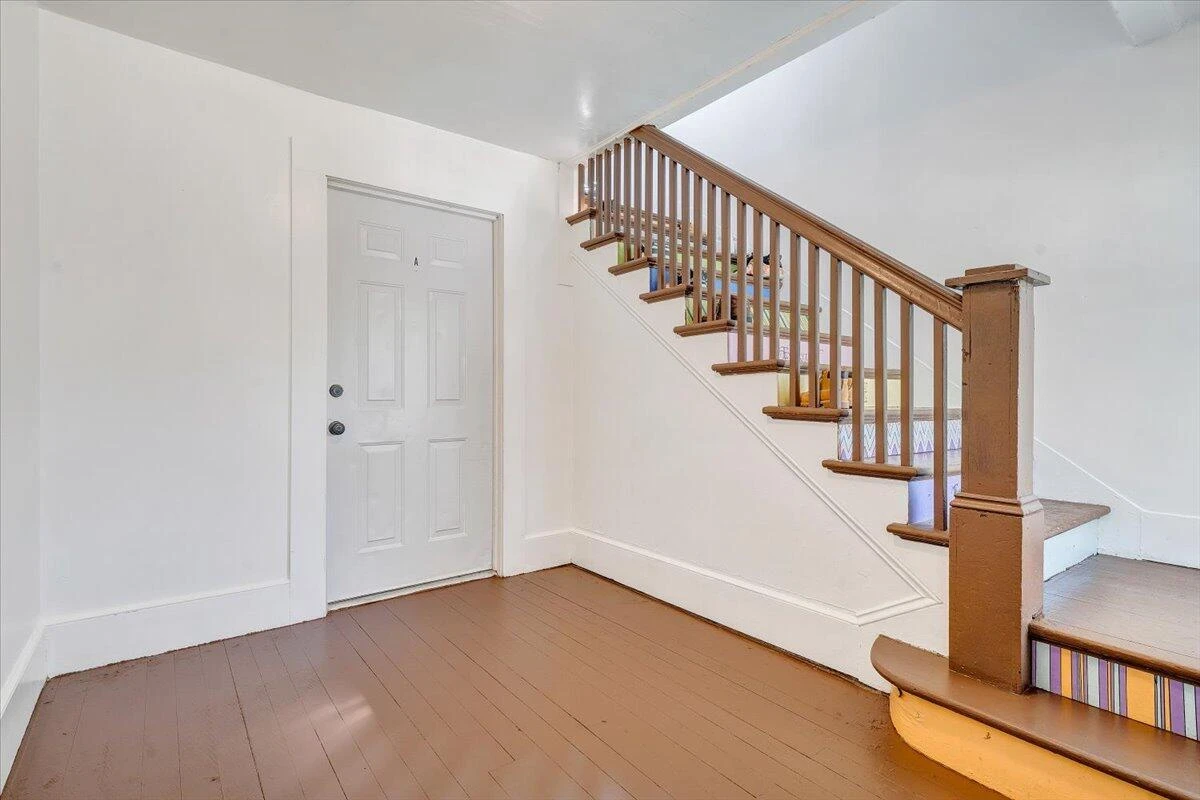 1120 6th ST - Photo 7