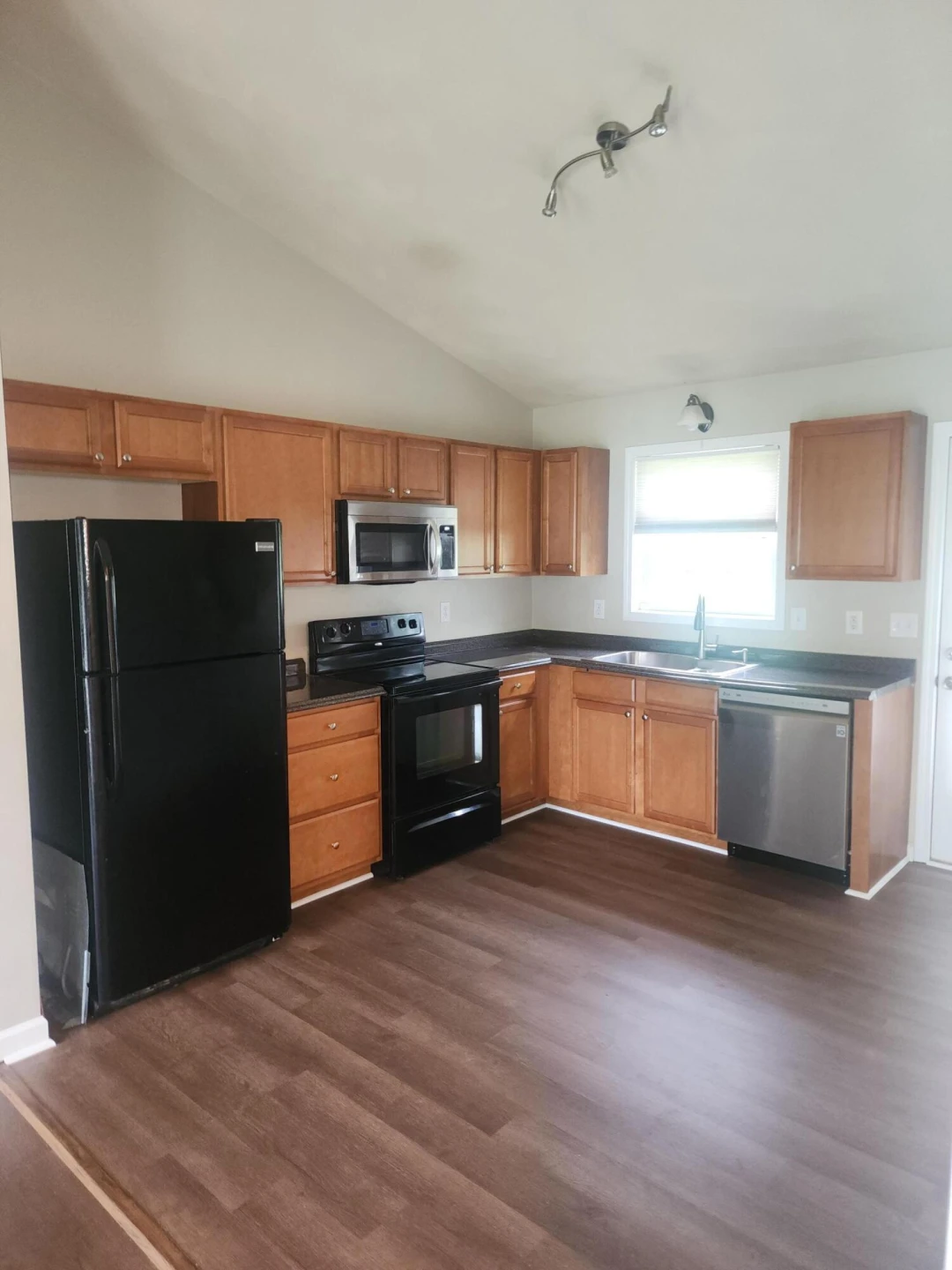 925 Monticello AVE - Photo 4