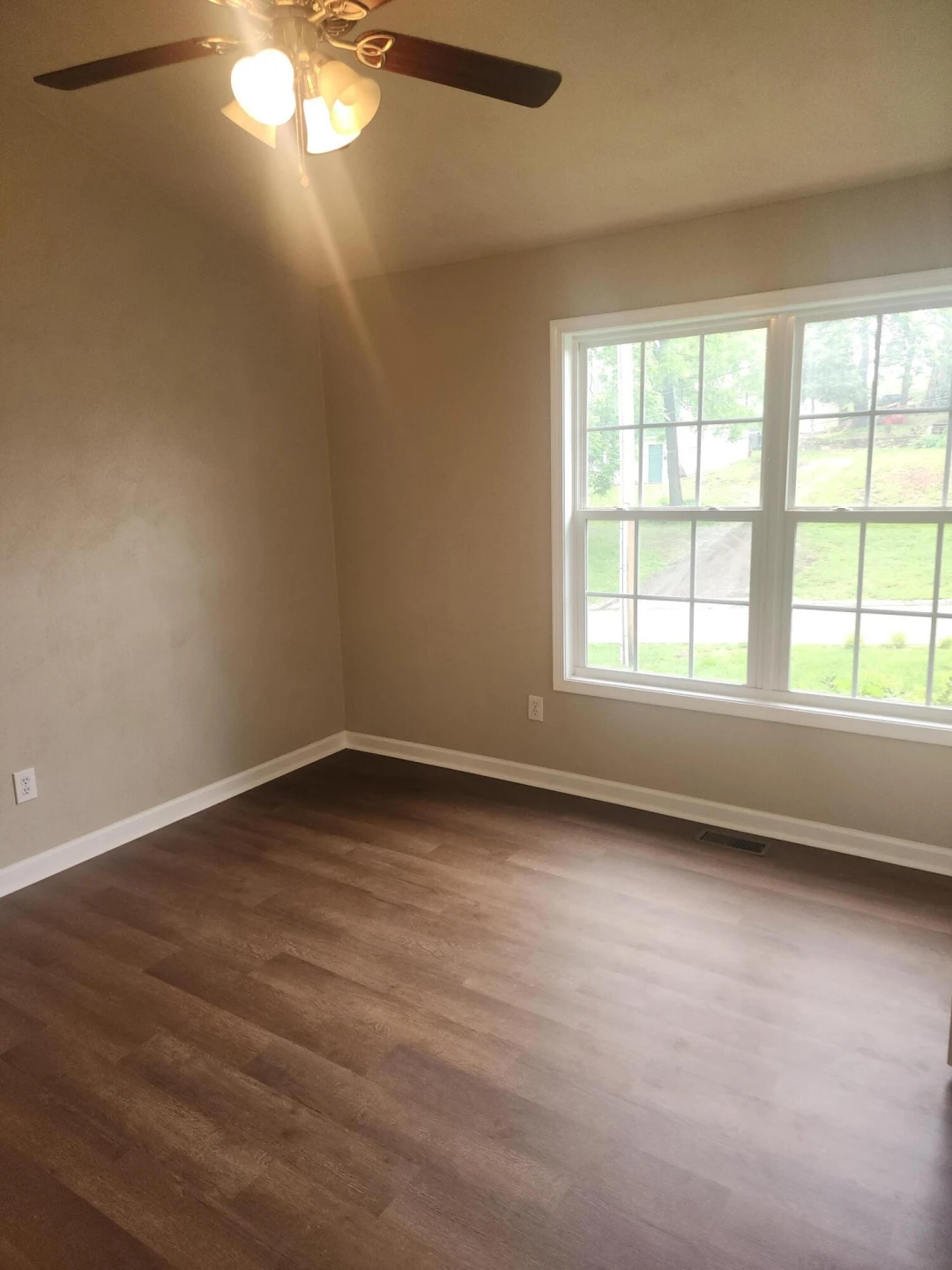 925 Monticello AVE - Photo 6