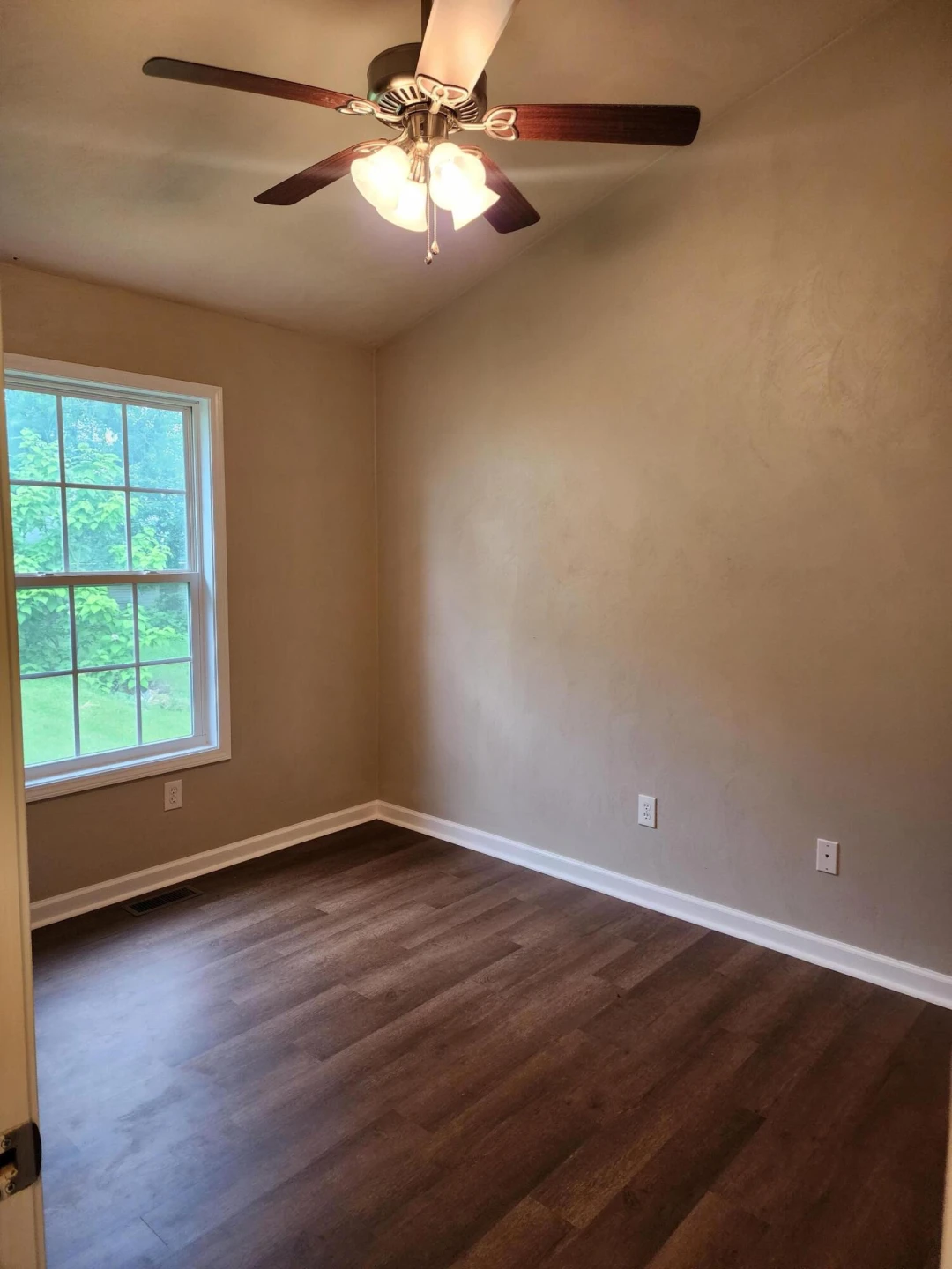 925 Monticello AVE - Photo 7