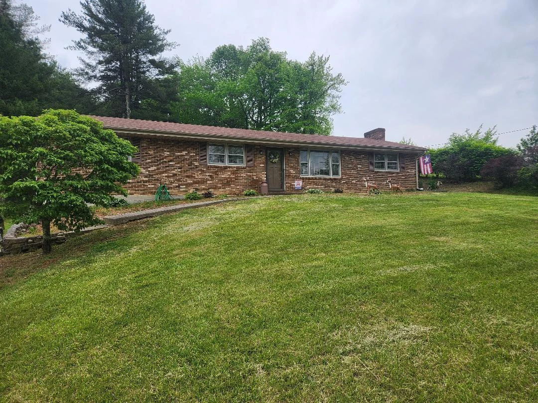 10496 Bent Mountain RD - Photo 2