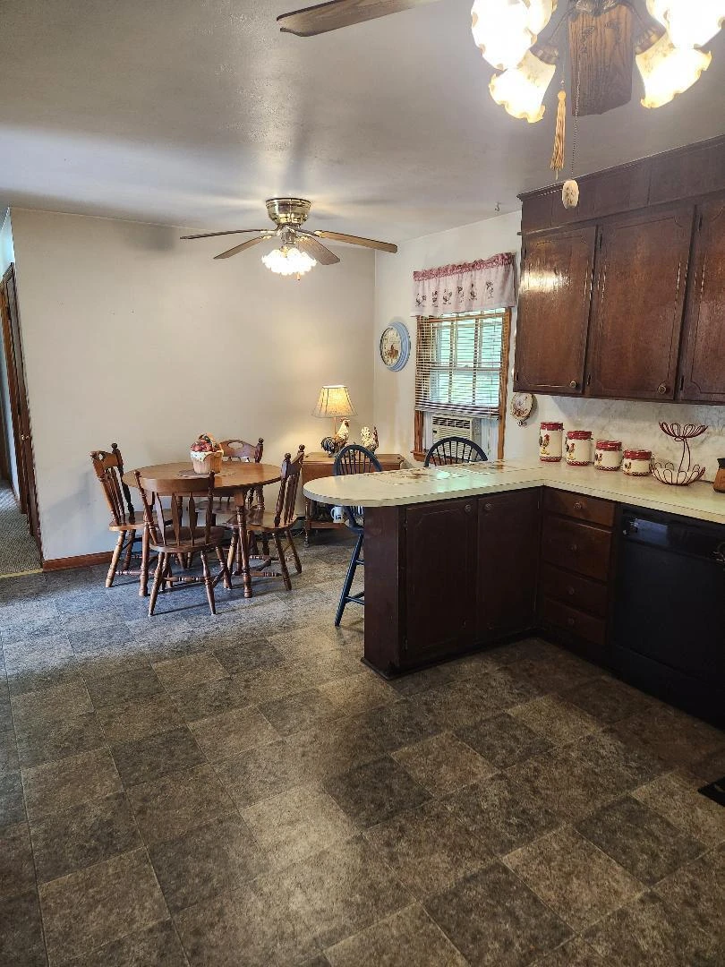 10496 Bent Mountain RD - Photo 8