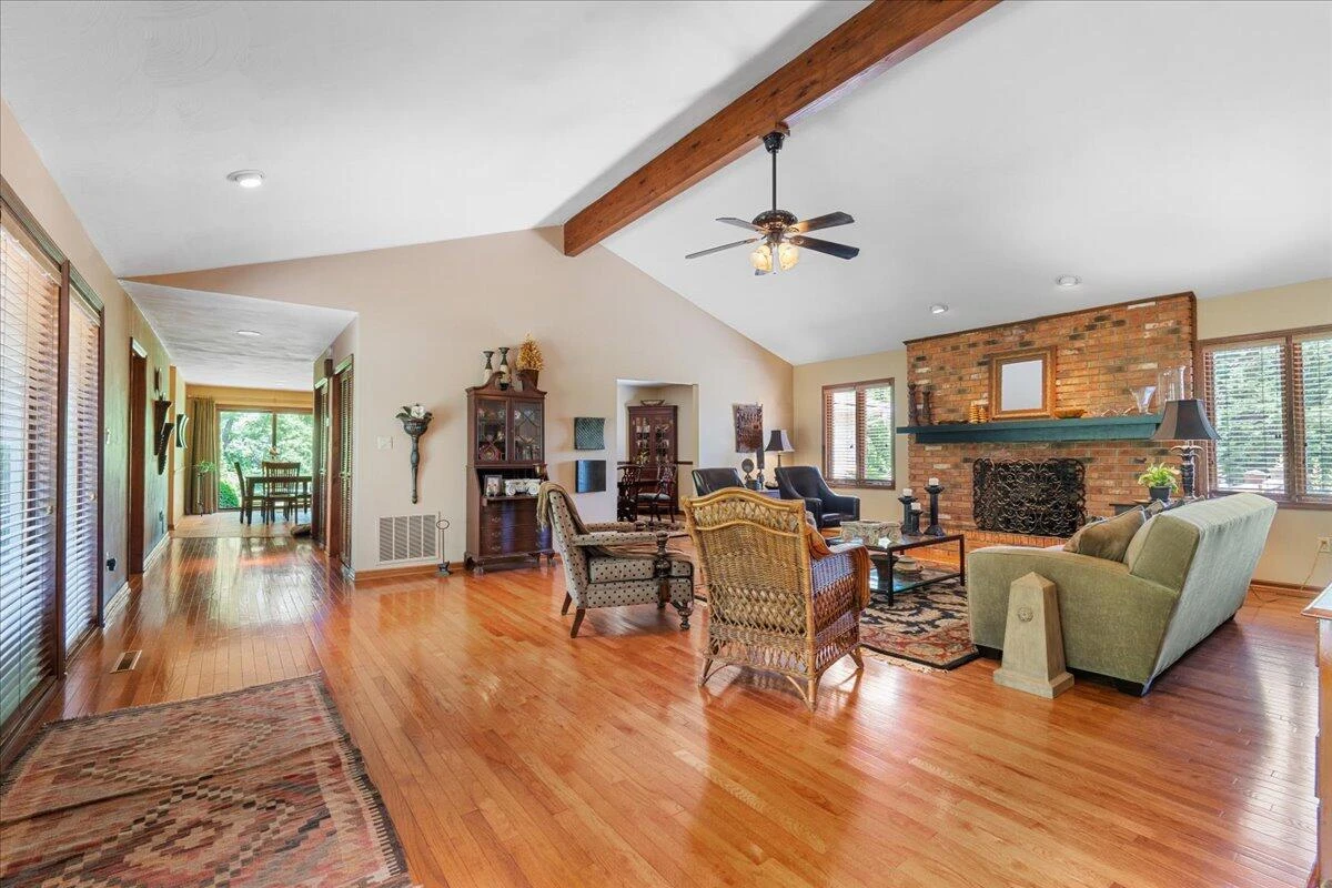 453 Wirtz RD - Photo 12