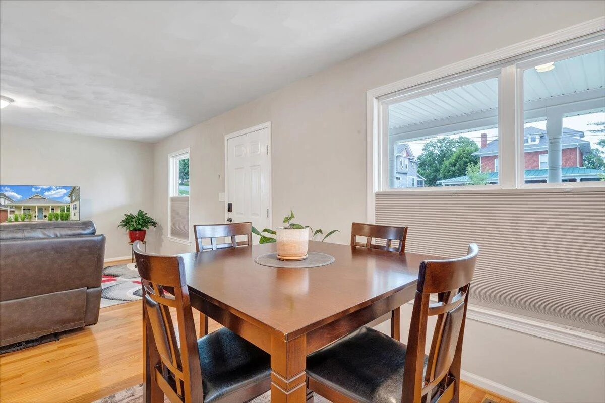 2030 Memorial AVE - Photo 17