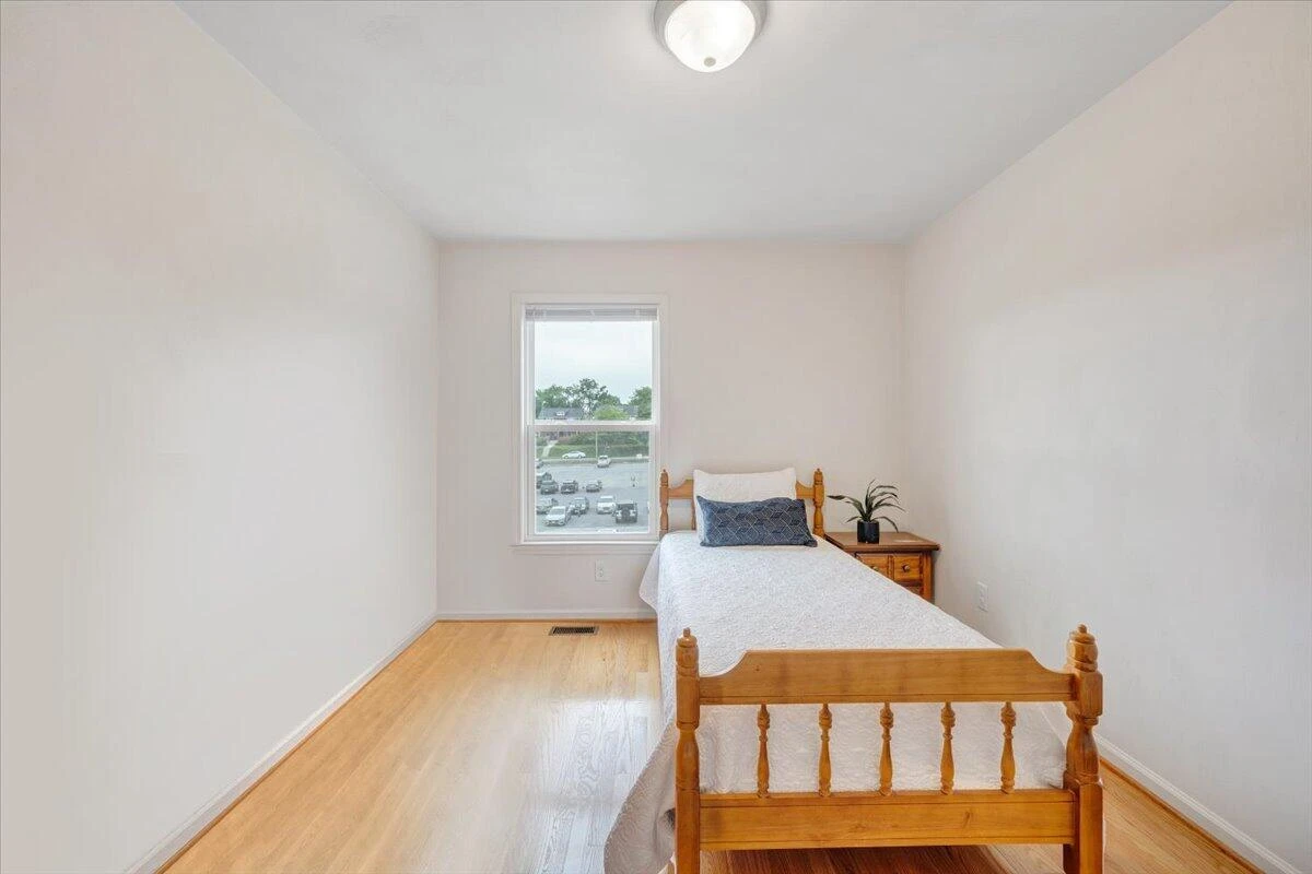 2030 Memorial AVE - Photo 23
