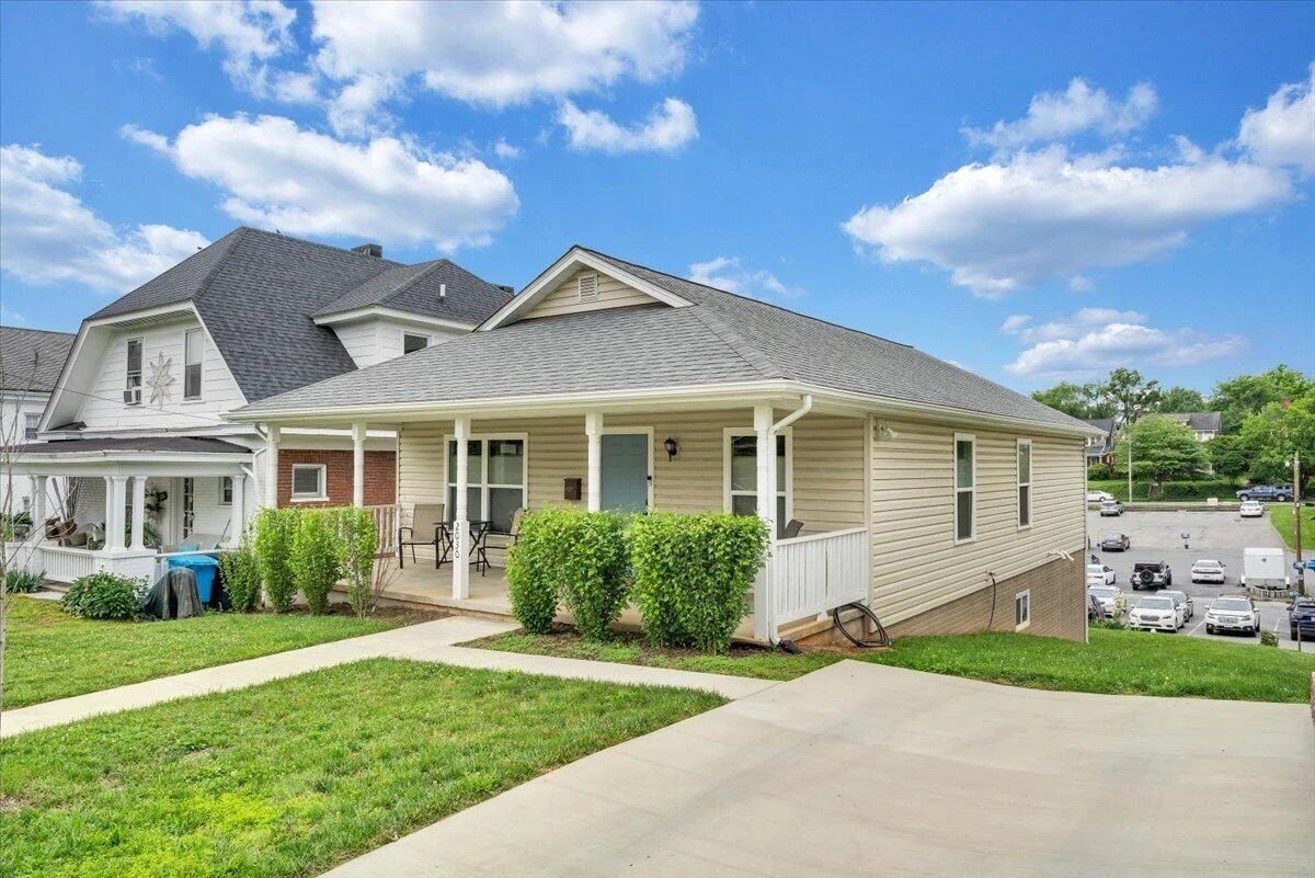 2030 Memorial AVE - Photo 31