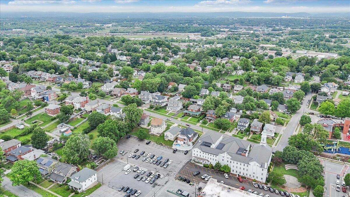 2030 Memorial AVE - Photo 37