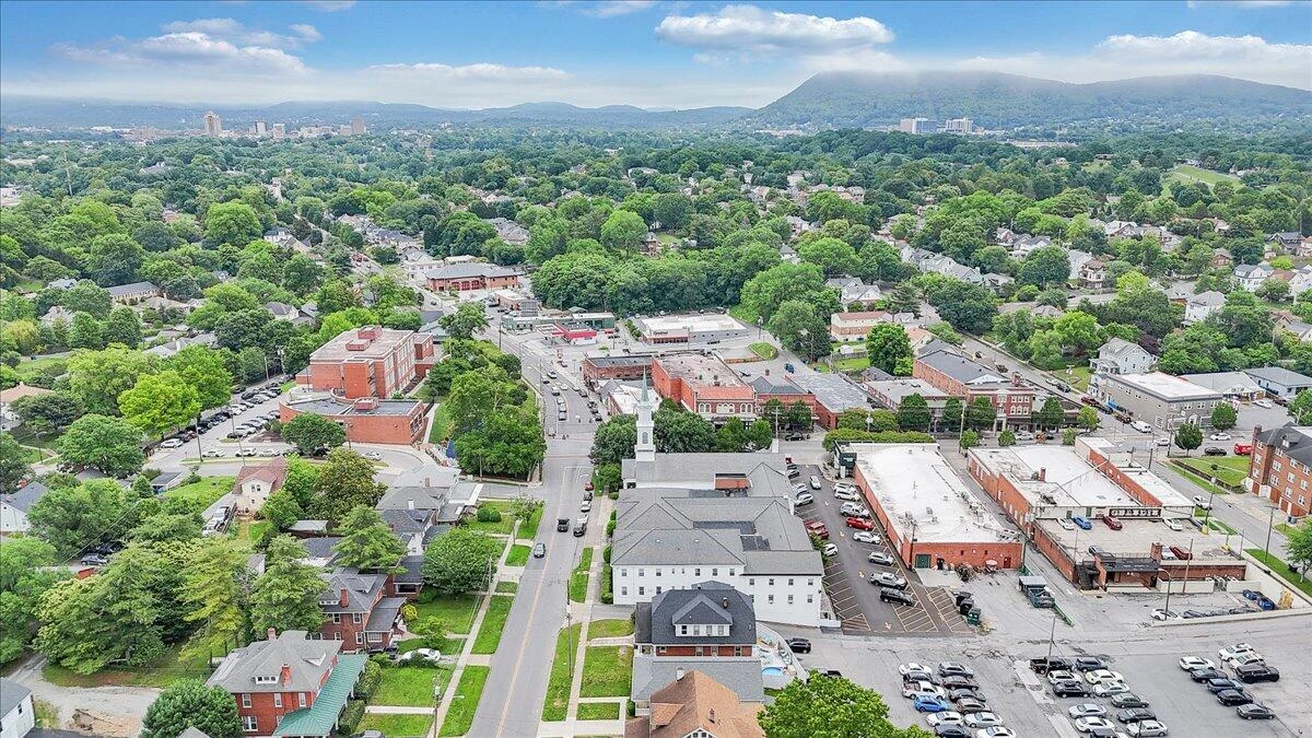 2030 Memorial AVE - Photo 38