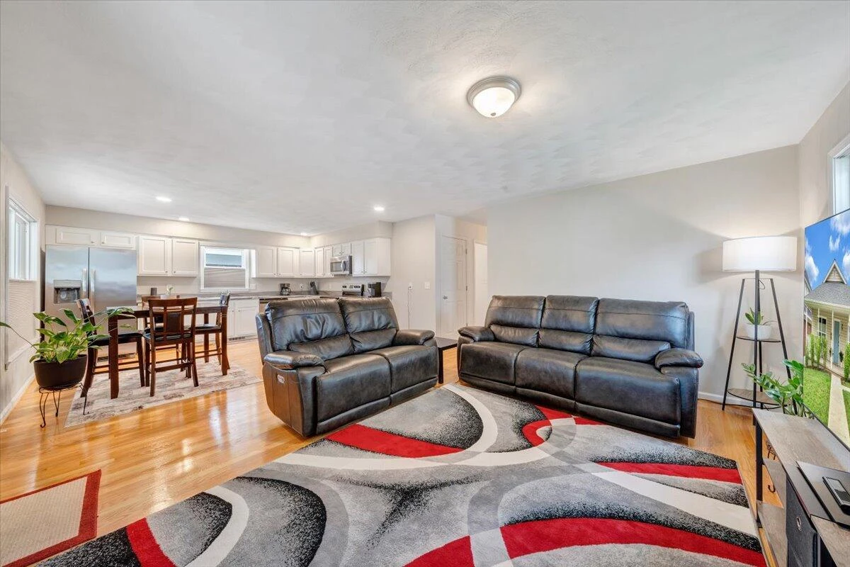 2030 Memorial AVE - Photo 10