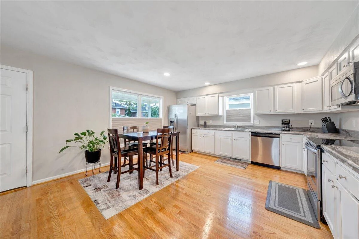 2030 Memorial AVE - Photo 11