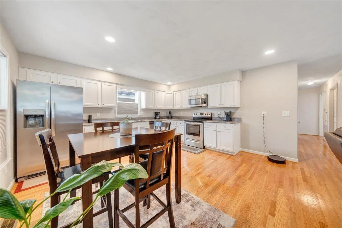 2030 Memorial AVE - Photo 12