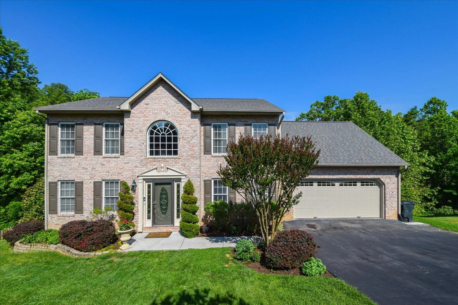 7635 Peebles LN