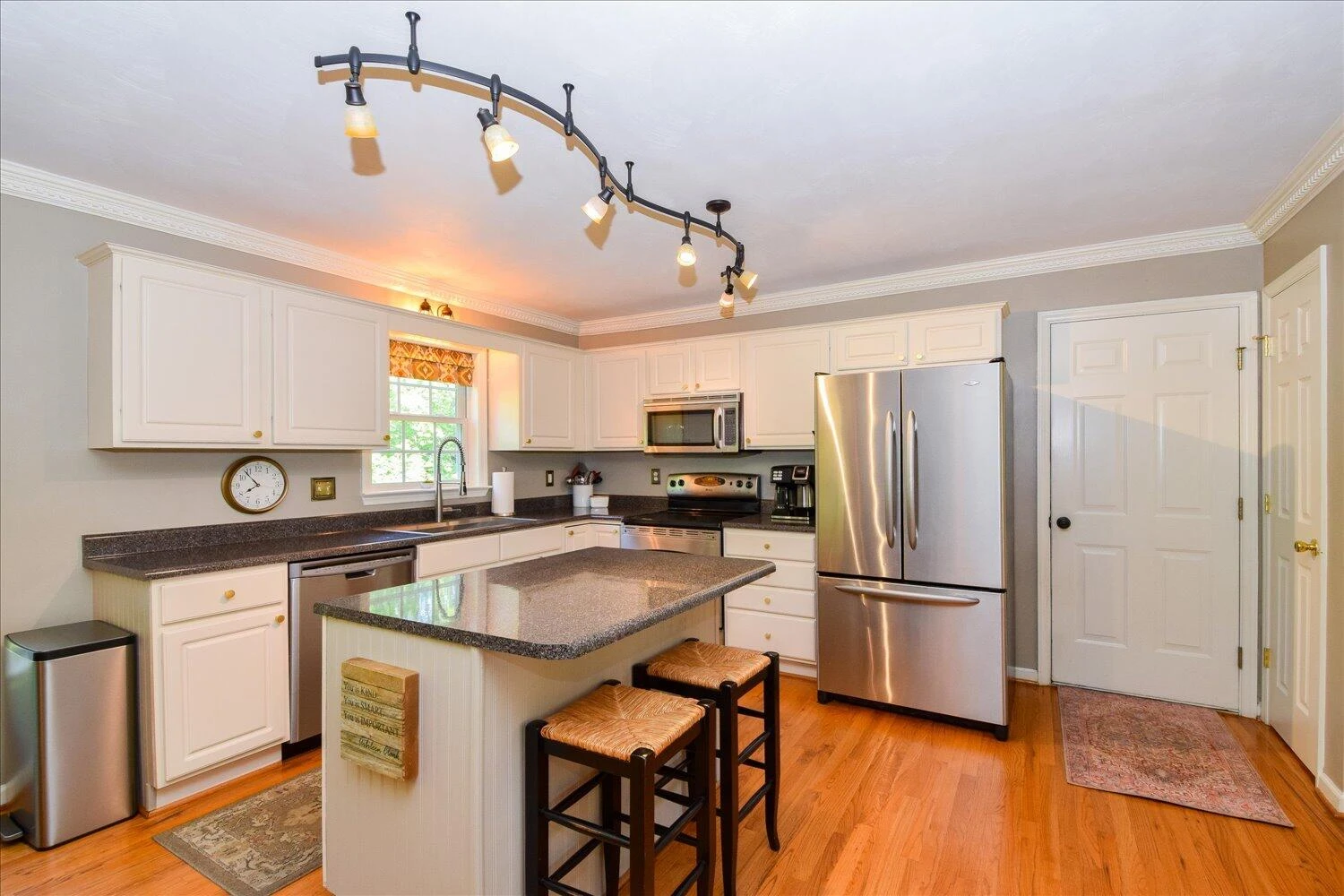 7635 Peebles LN - Photo 11