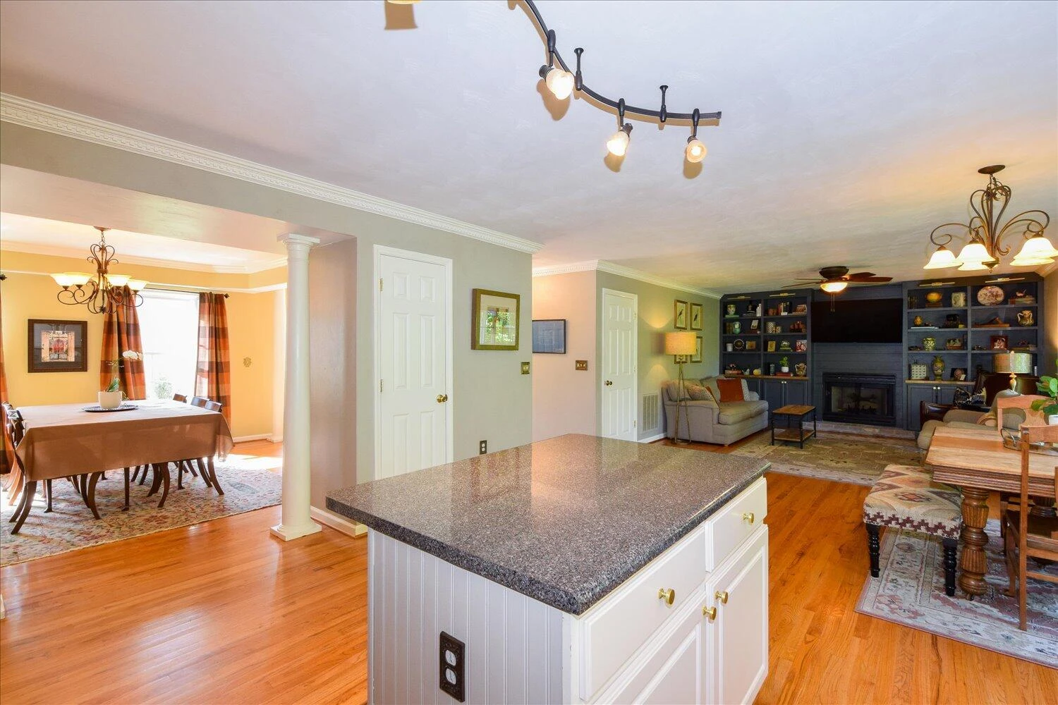 7635 Peebles LN - Photo 13
