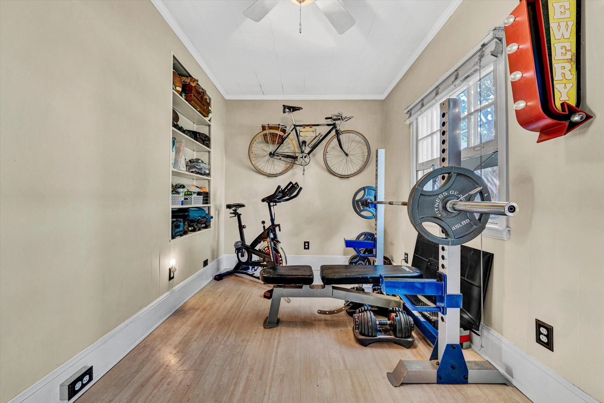 2615 Wycliffe AVE - Photo 32