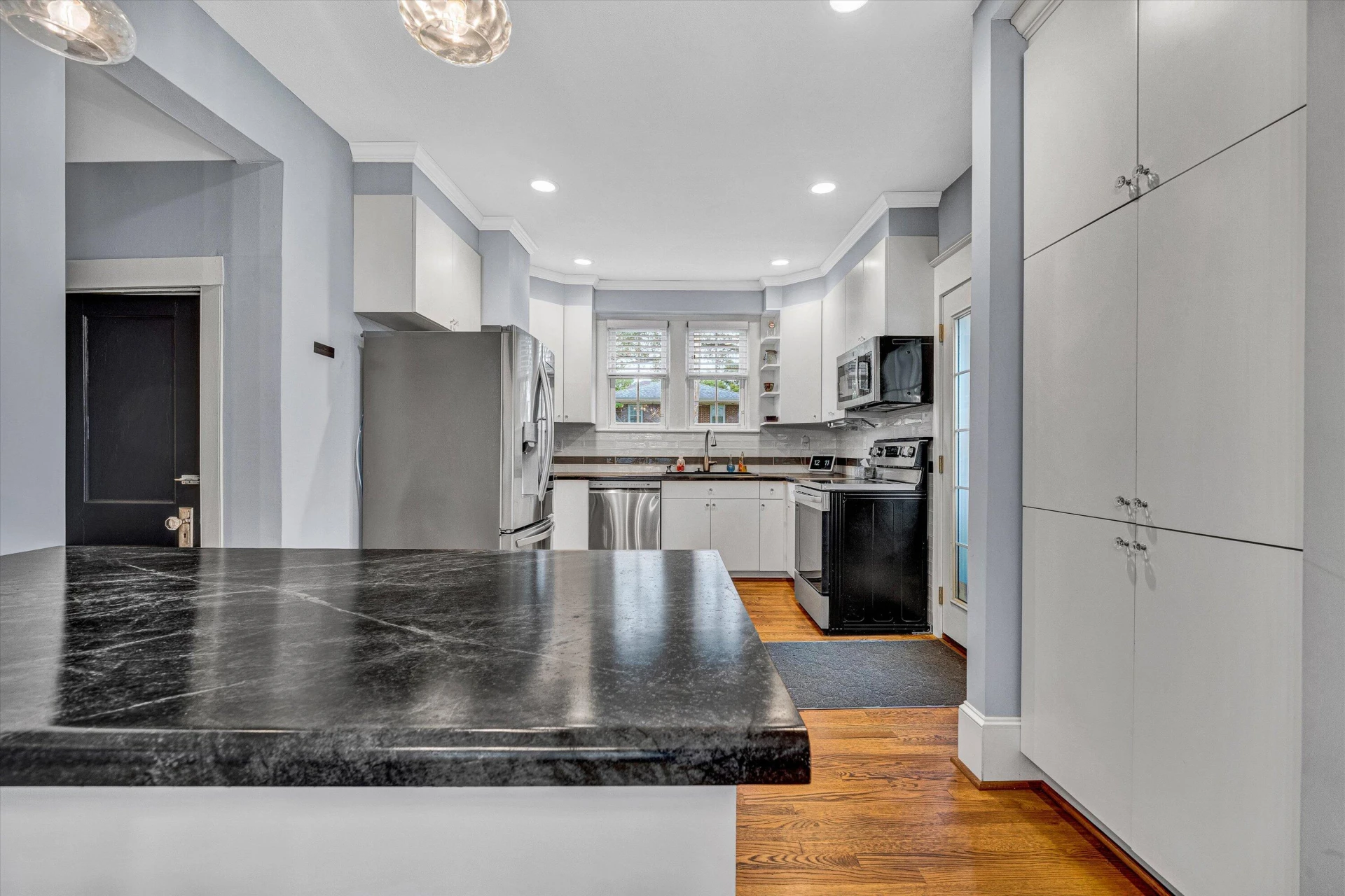 2102 Berkley AVE - Photo 13