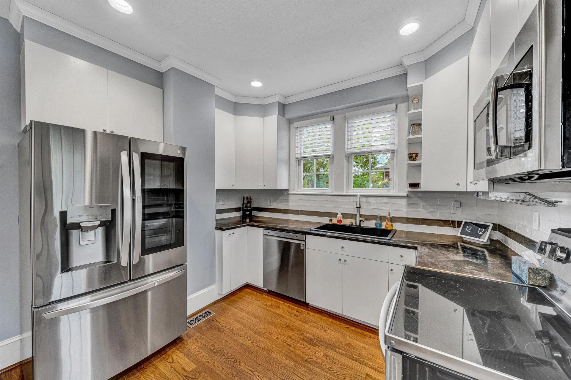 2102 Berkley AVE - Photo 14