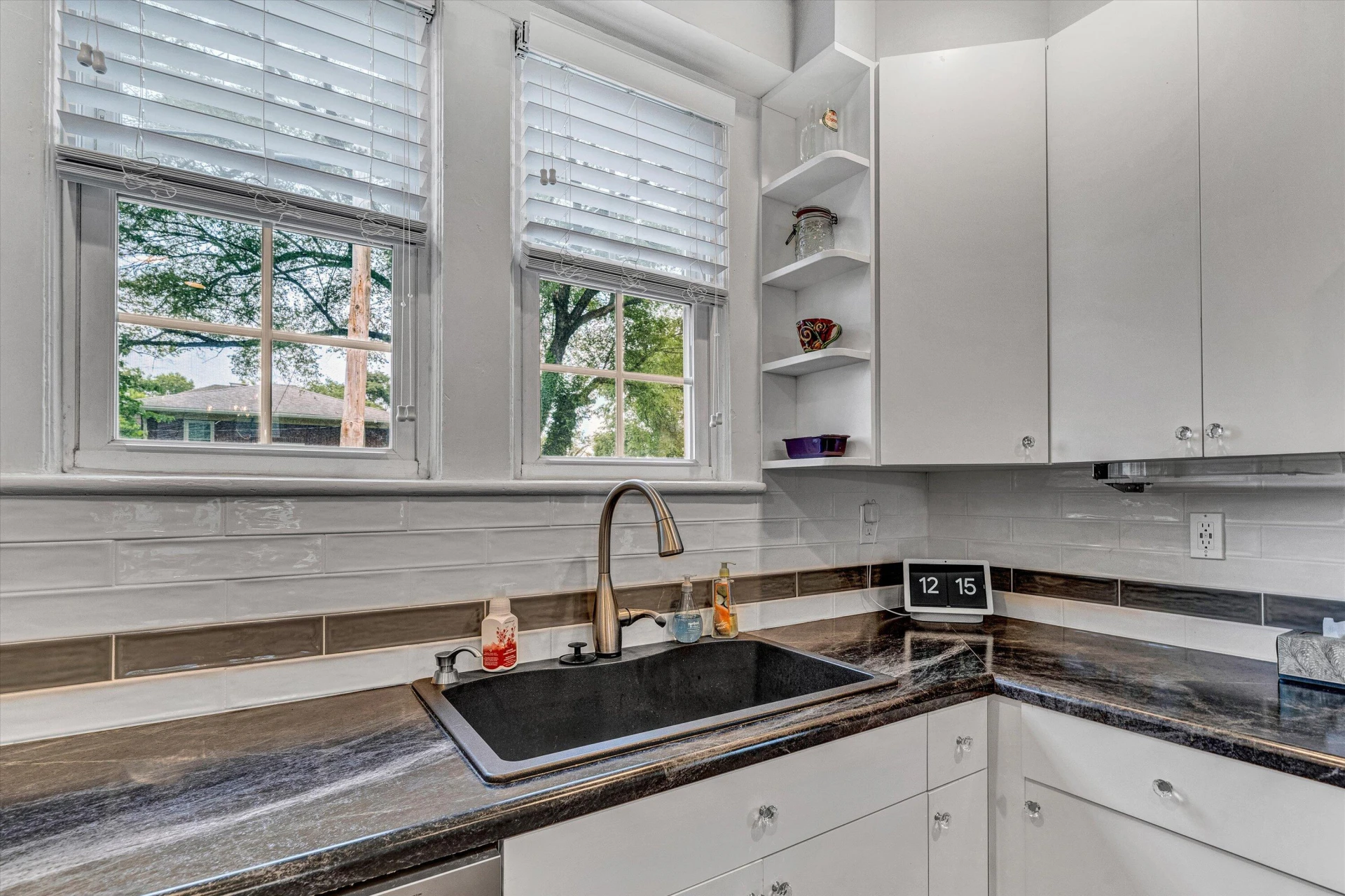 2102 Berkley AVE - Photo 17