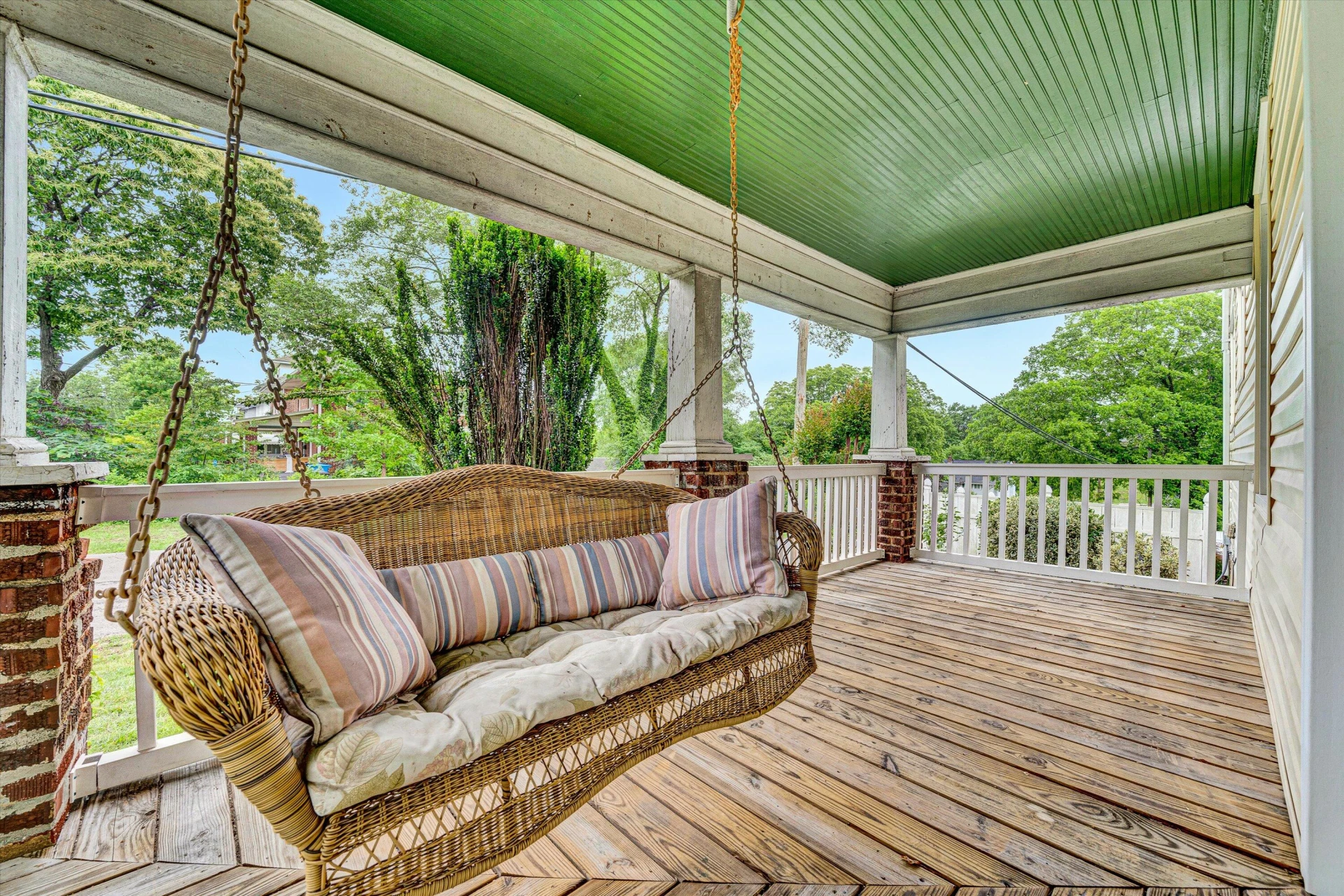 2102 Berkley AVE - Photo 3