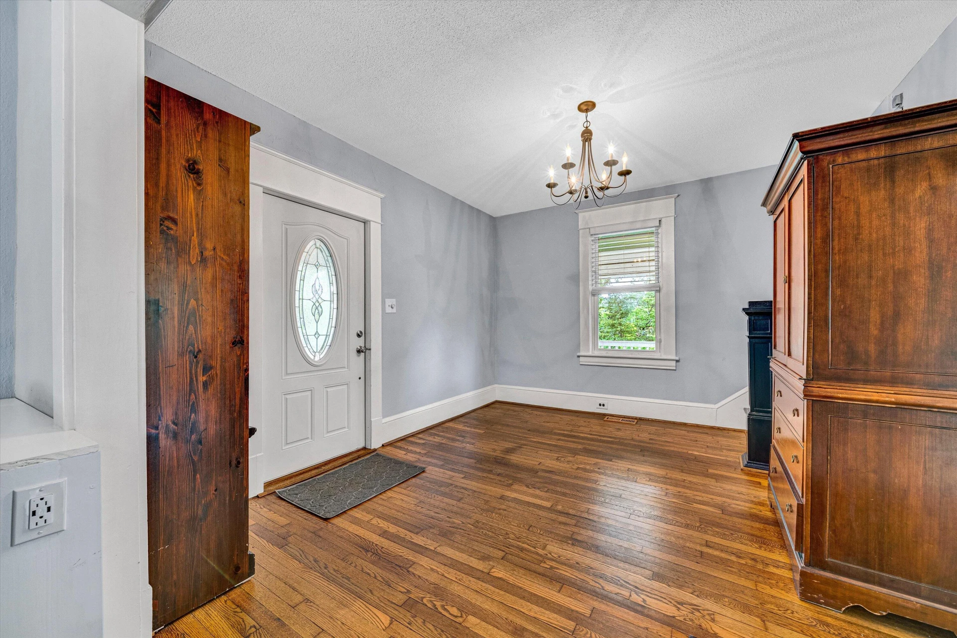 2102 Berkley AVE - Photo 6