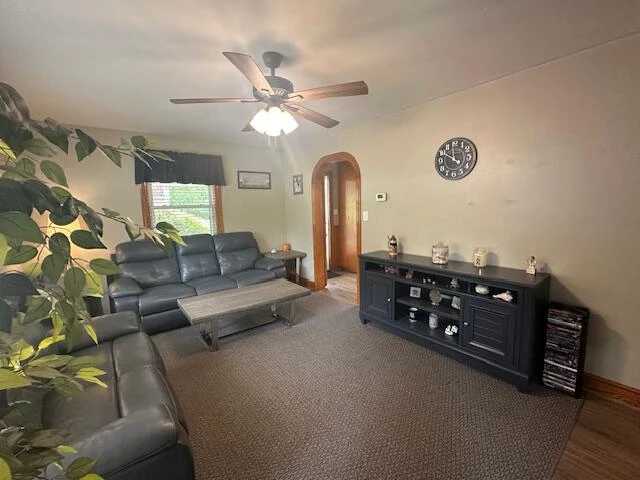 586 Graceland DR - Photo 10