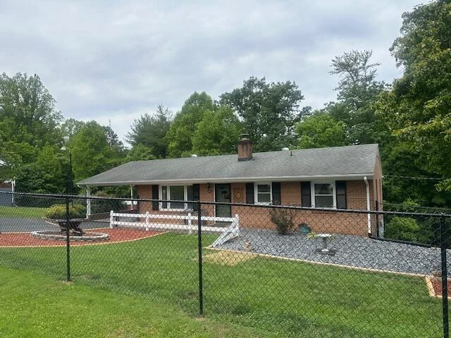 586 Graceland DR - Photo 2