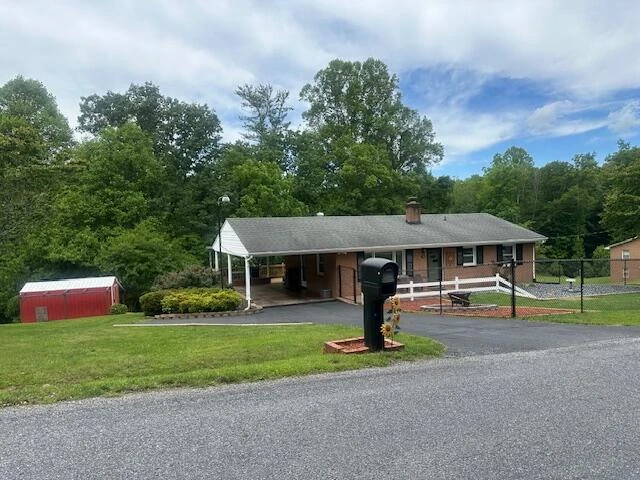 586 Graceland DR - Photo 3