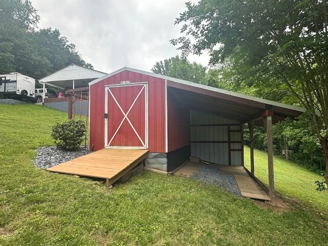 586 Graceland DR - Photo 32