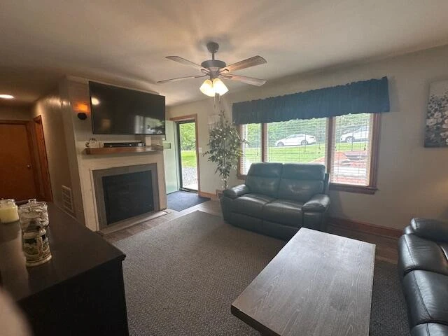 586 Graceland DR - Photo 8