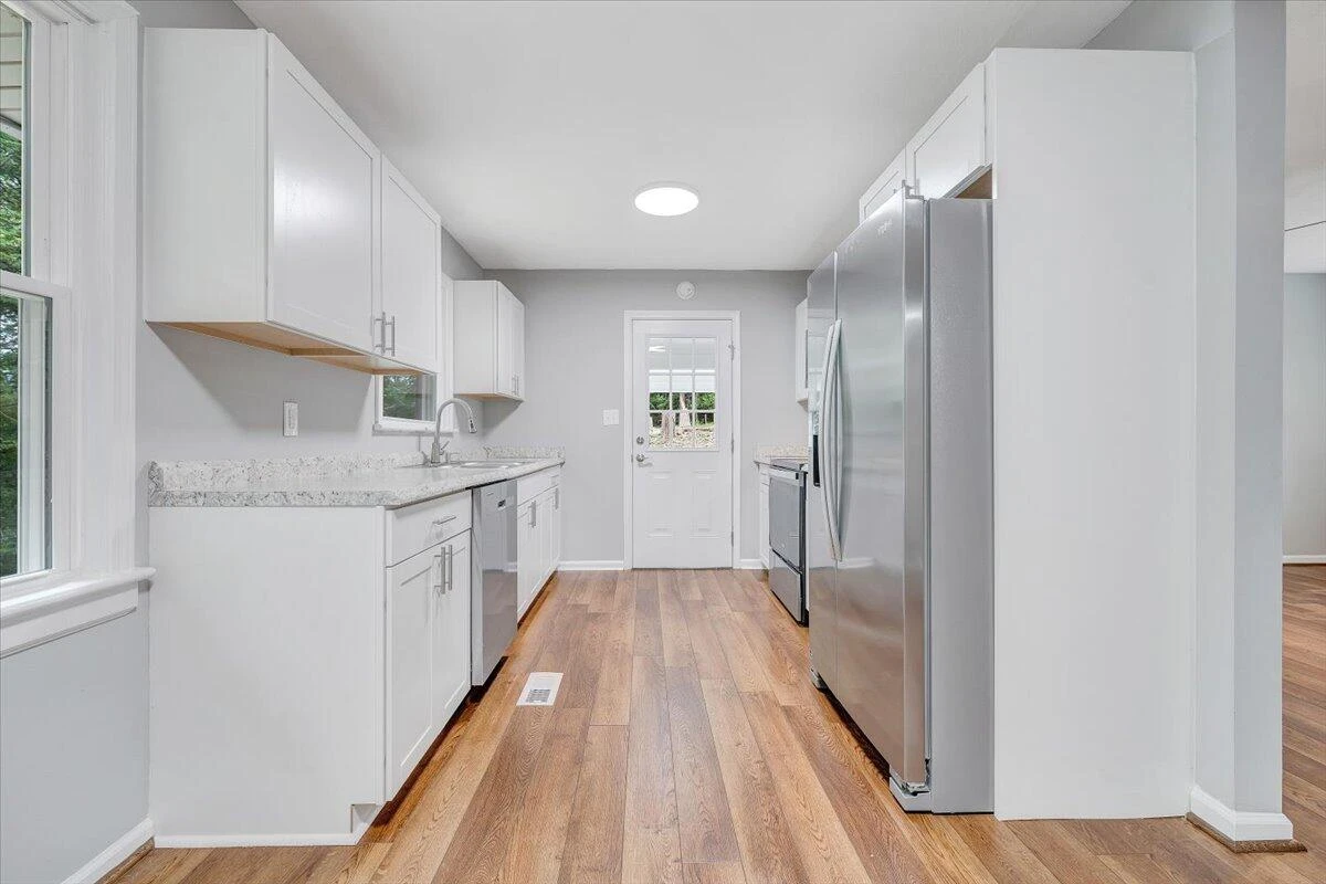 4438 Stonewall RD - Photo 14