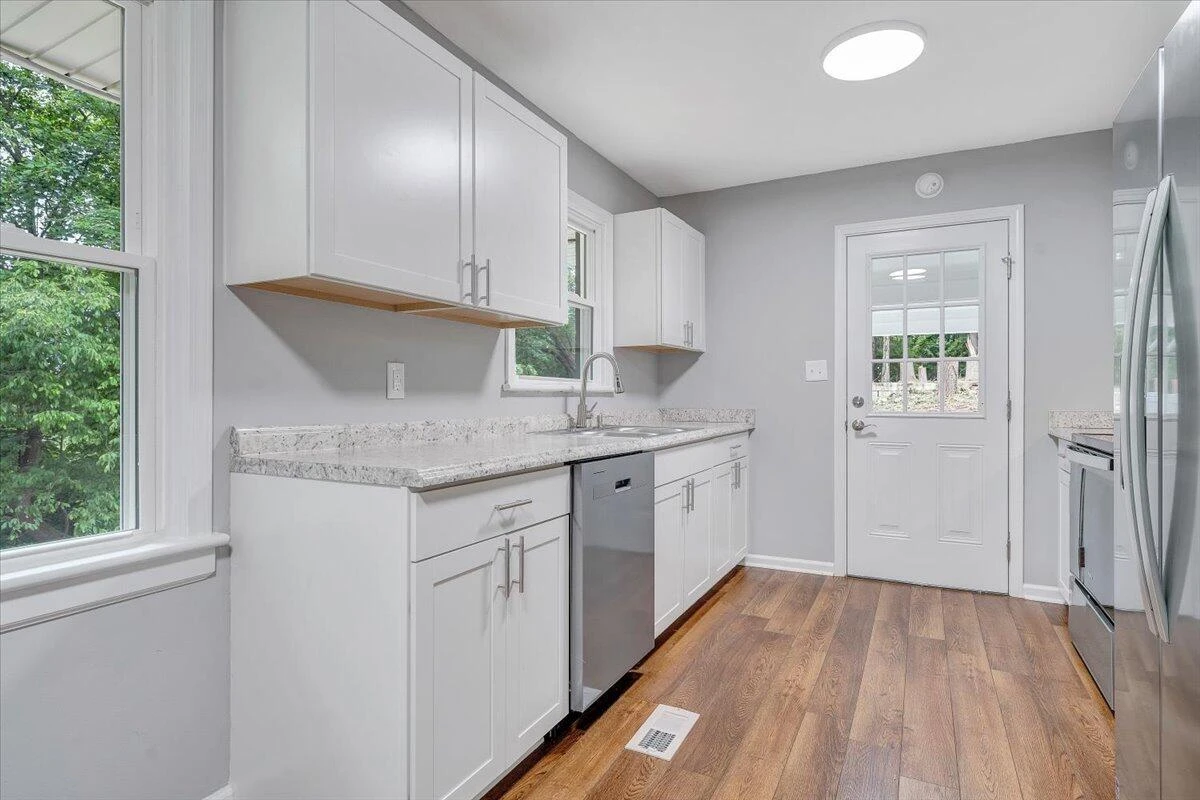 4438 Stonewall RD - Photo 15