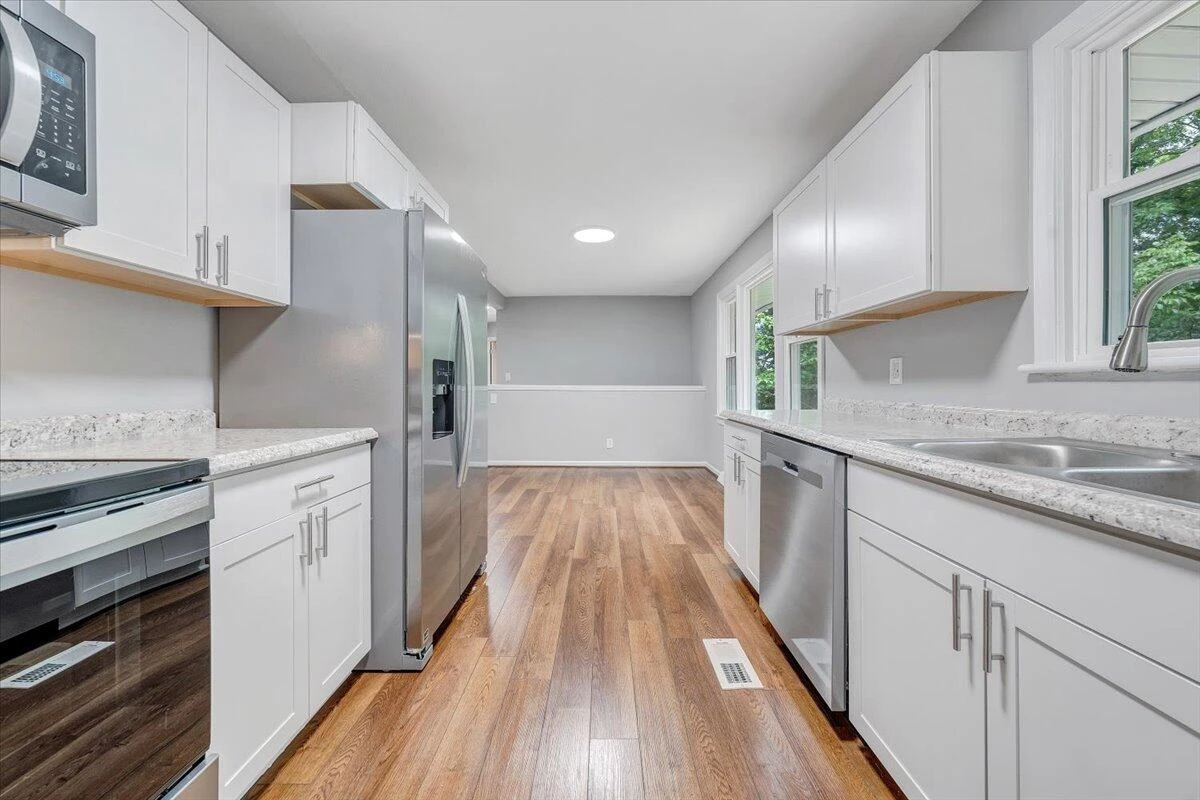 4438 Stonewall RD - Photo 16
