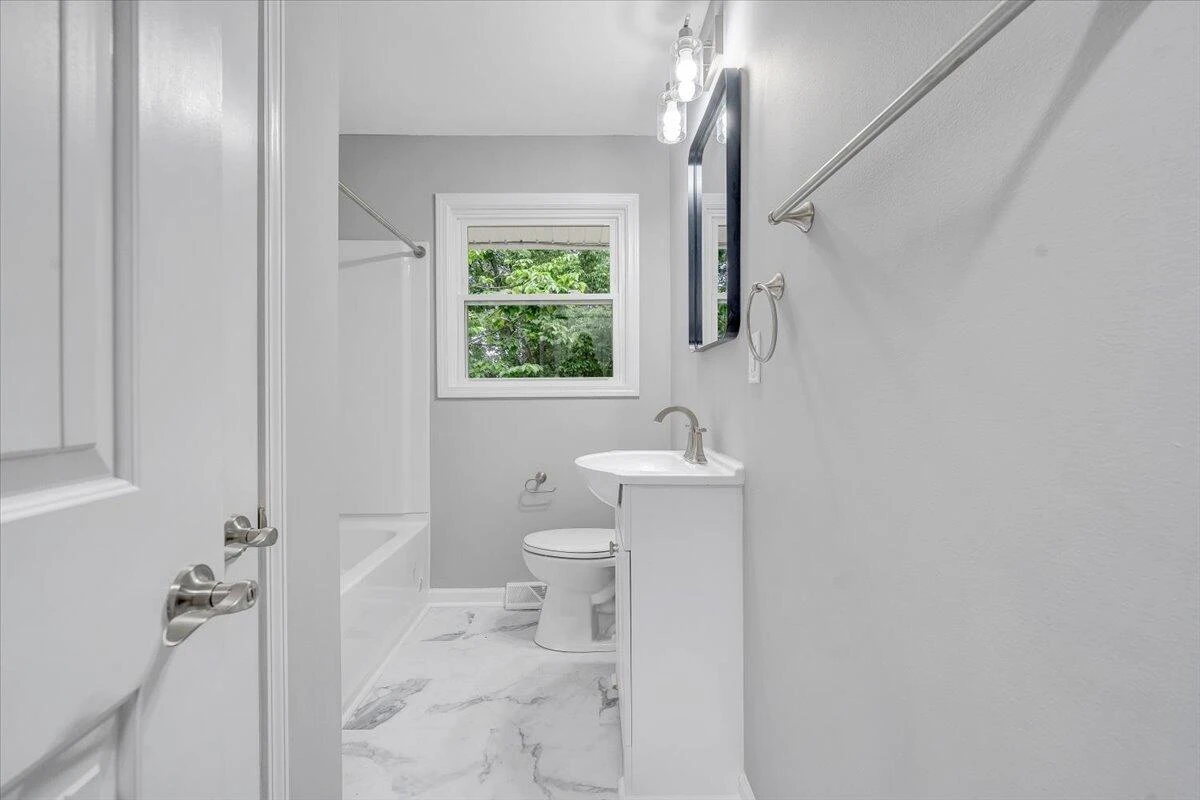 4438 Stonewall RD - Photo 18