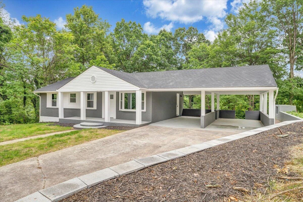 4438 Stonewall RD - Photo 2