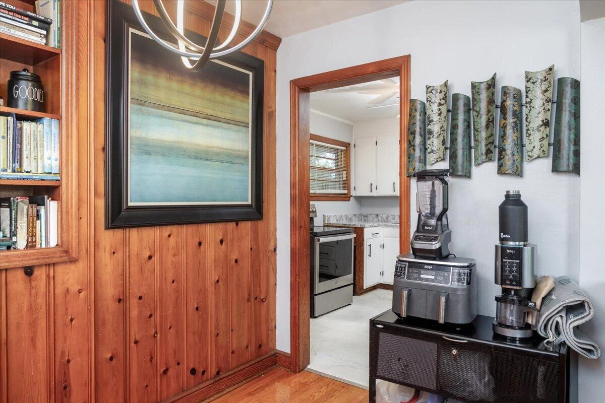 1829 Court ST - Photo 14