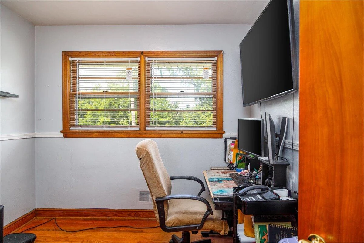 1829 Court ST - Photo 15