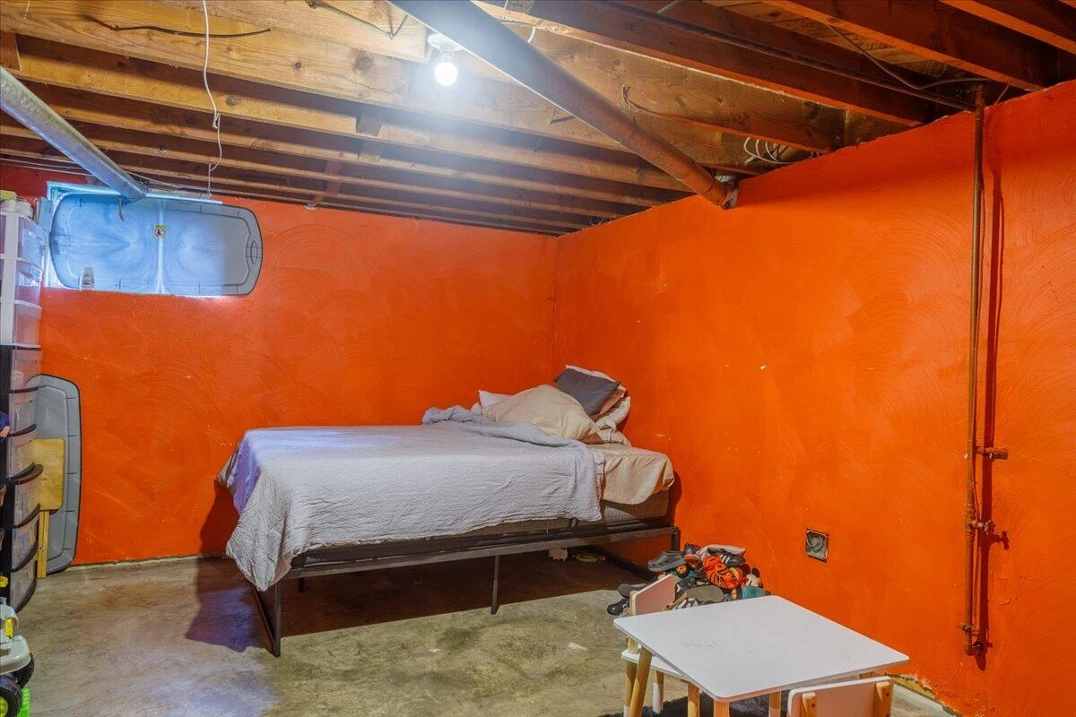 1829 Court ST - Photo 22