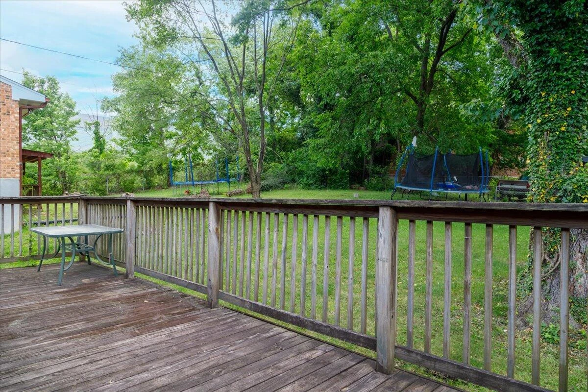 1829 Court ST - Photo 24