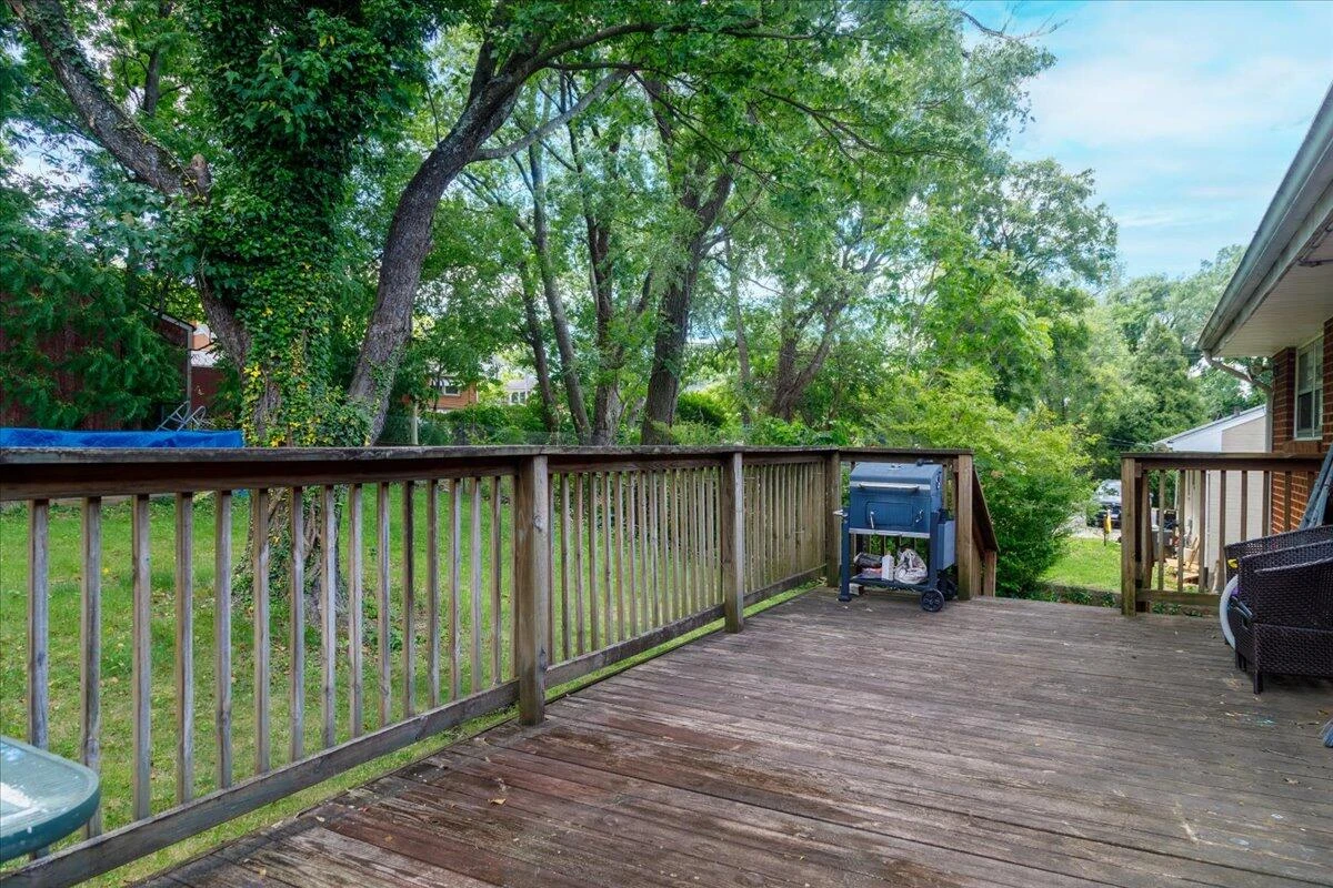 1829 Court ST - Photo 25