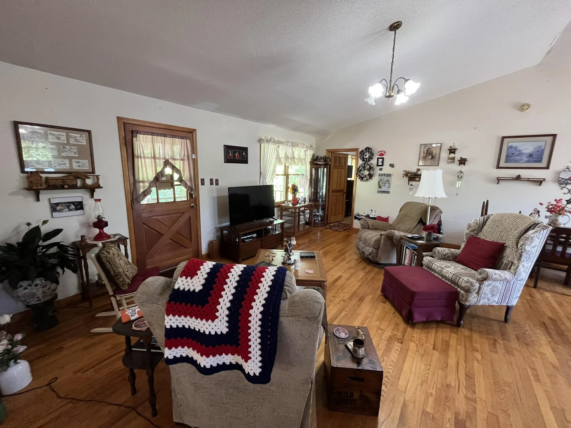 154 Snowden LN - Photo 3